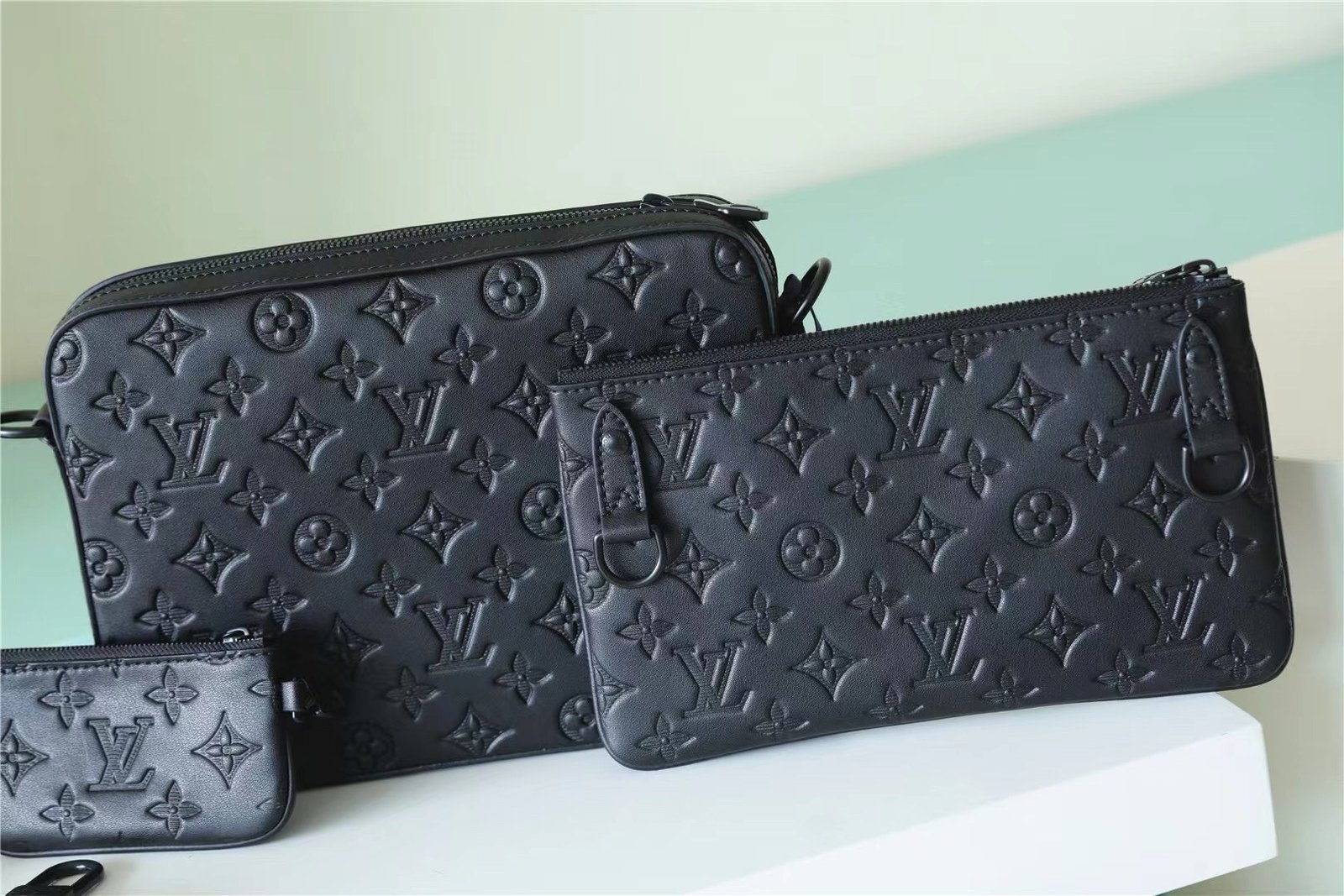 Louis Vuitton Trio Messenger Bag Shadow Leather Black - Afbeelding 5