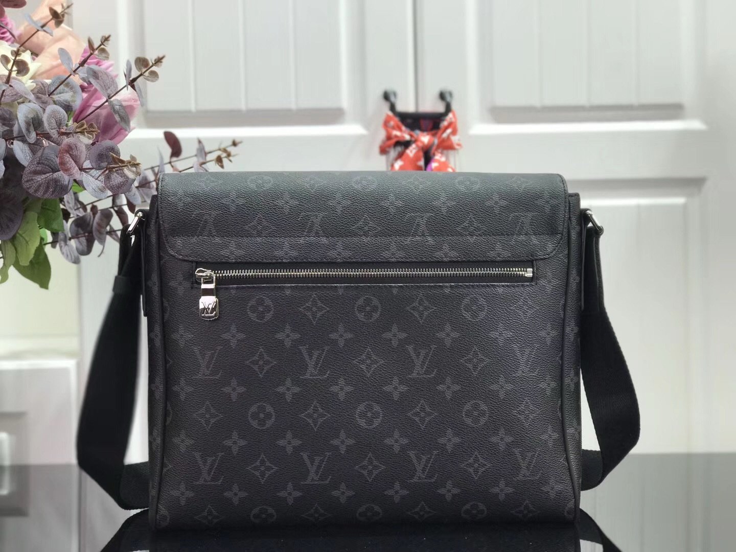 Louis Vuitton PM District Monogram Messenger Bag Black - Afbeelding 6
