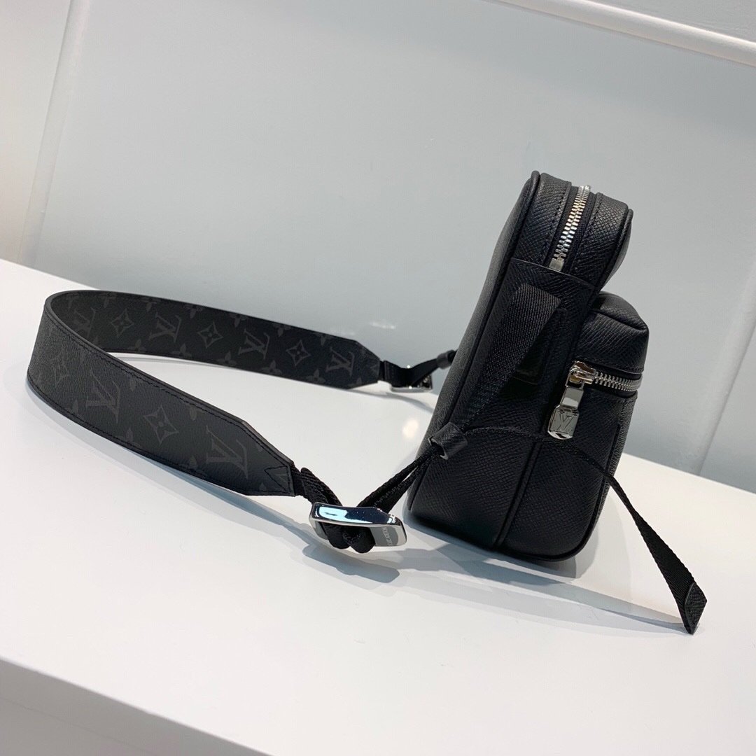 Louis Vuitton Taigarama Monogram Outdoor Messenger Bag Black - Afbeelding 6