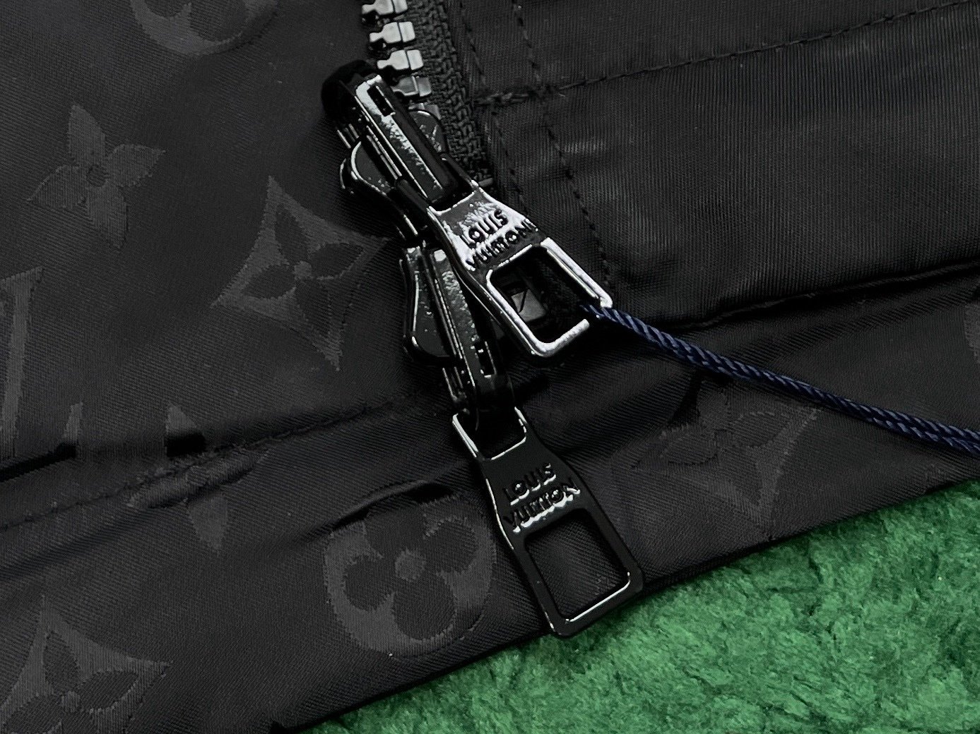 Louis Vuitton Reversible Windbreaker Jacket In Black - Afbeelding 7