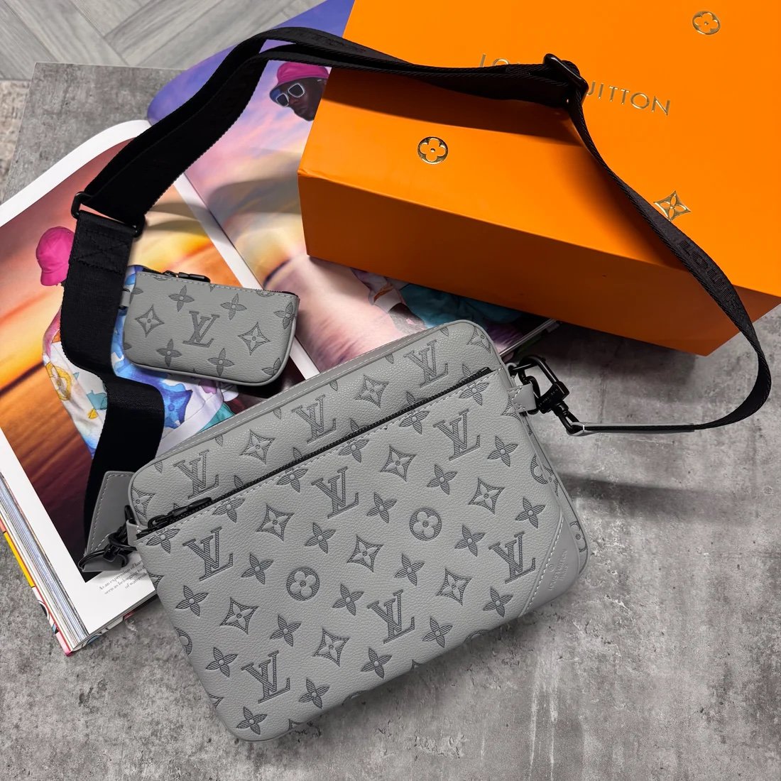 Louis Vuitton Trio Messenger Bag 3D Monogram Grey - Afbeelding 2