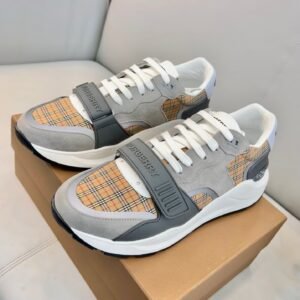 Alternative view of Burberry Ramsey Light/Dark Grey Beige