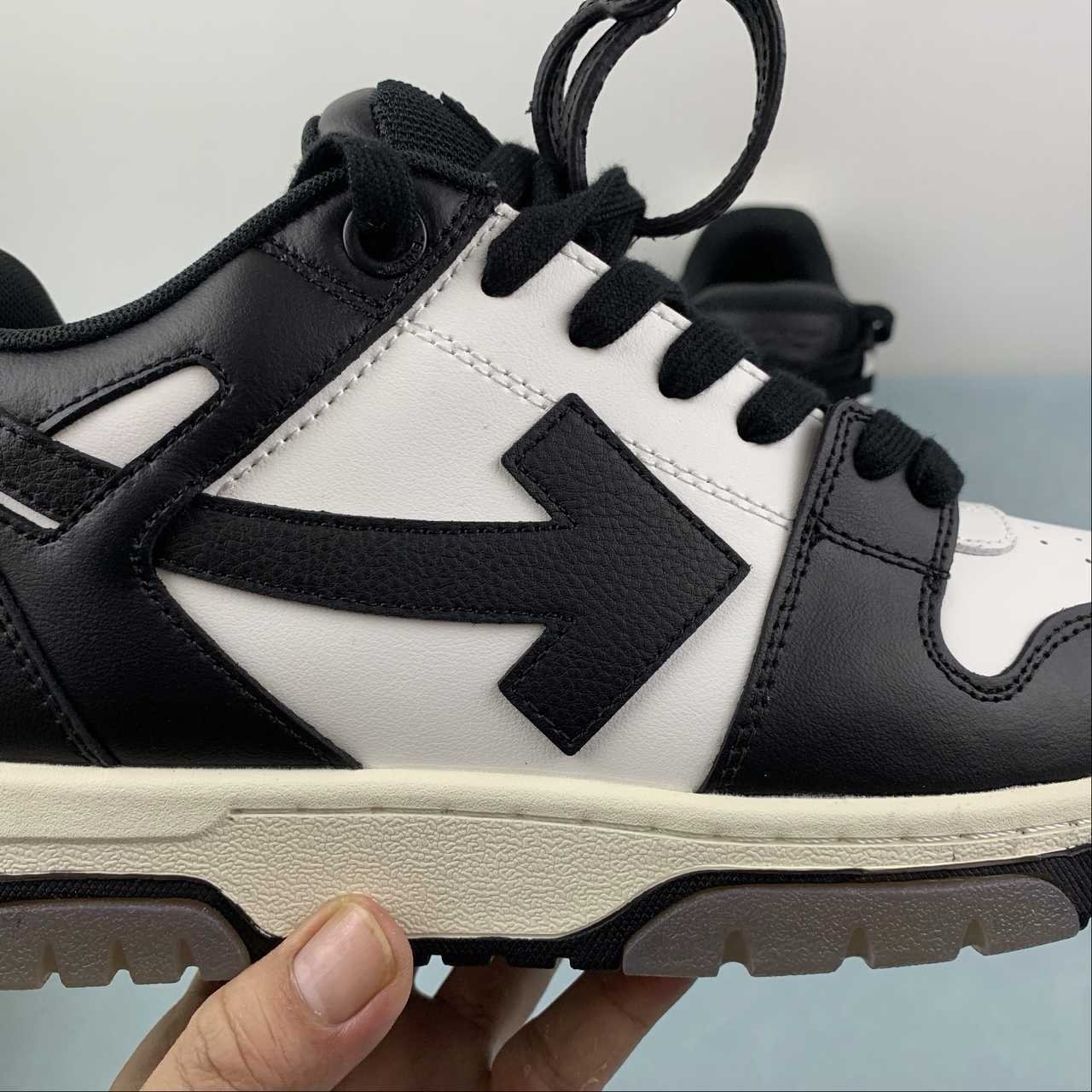 Off-White Out Of Office Low Top Black/White Panda - Afbeelding 3