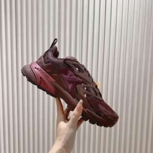 Alternative view of Louis Vuitton Runner Tatic Bordeaux