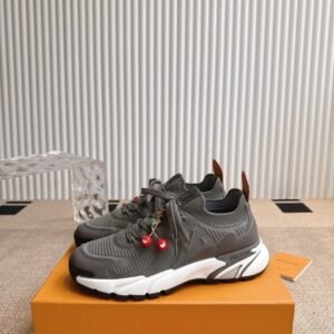 Alternative view of Louis Vuitton Runner Tatic Grey/White