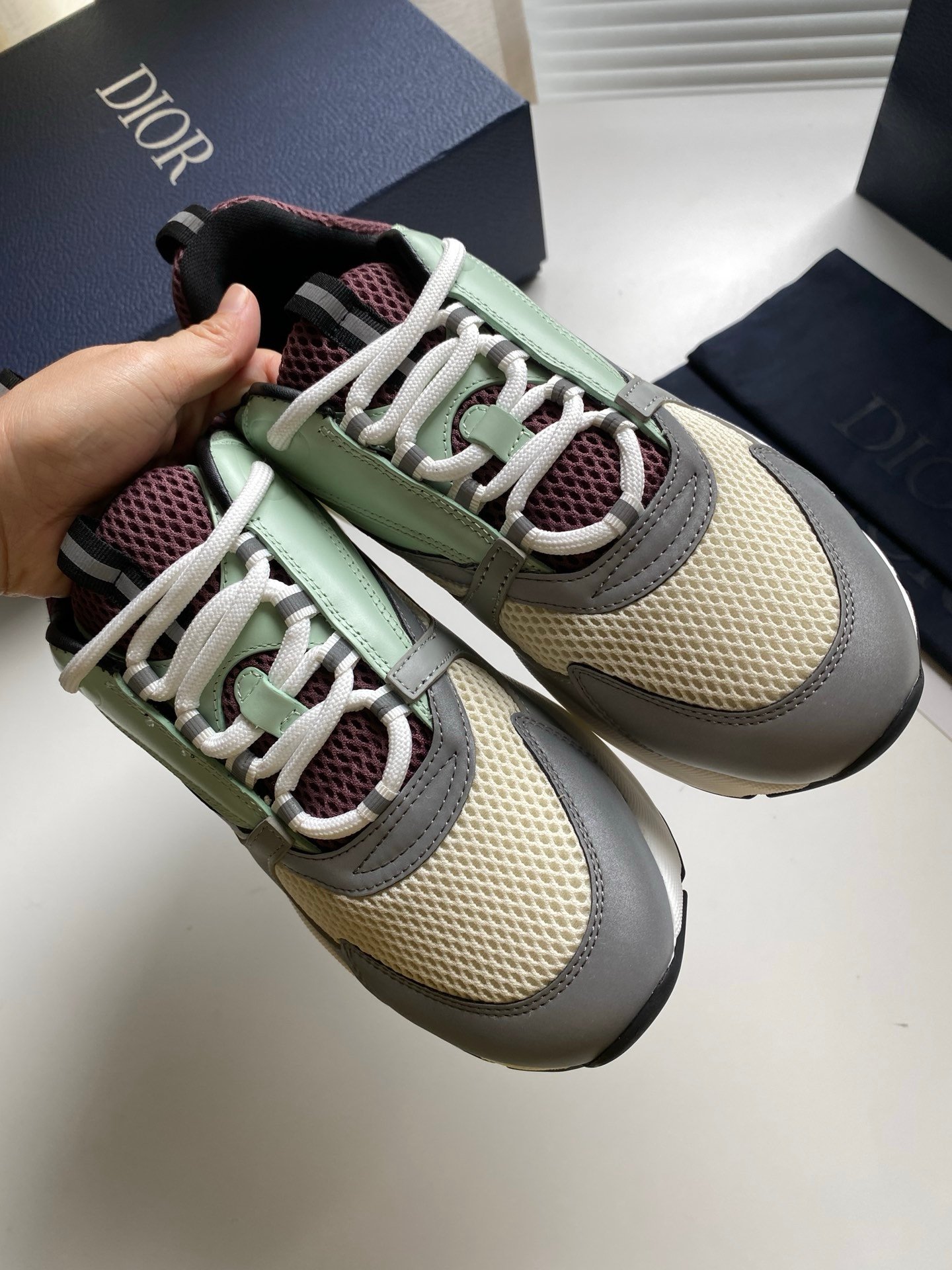 Dior B22 Cream Lavender - Afbeelding 4