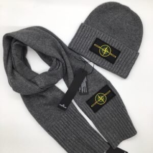 Alternative view of Stone Island Logo Patch Sjaal & Muts Set