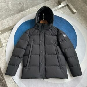 Alternative view of Canada Goose Wyndham Parka Black Label