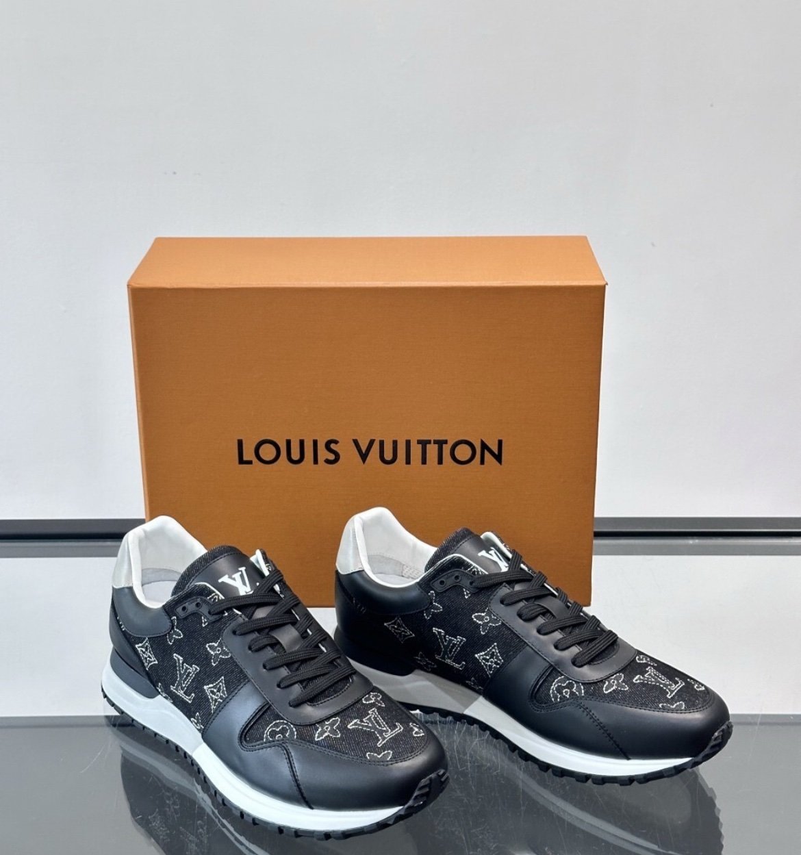 Louis Vuitton Run Away Sneaker Black-White - Afbeelding 5