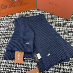 Alternative view of LP Loro Piana Sjaal & Muts Sets