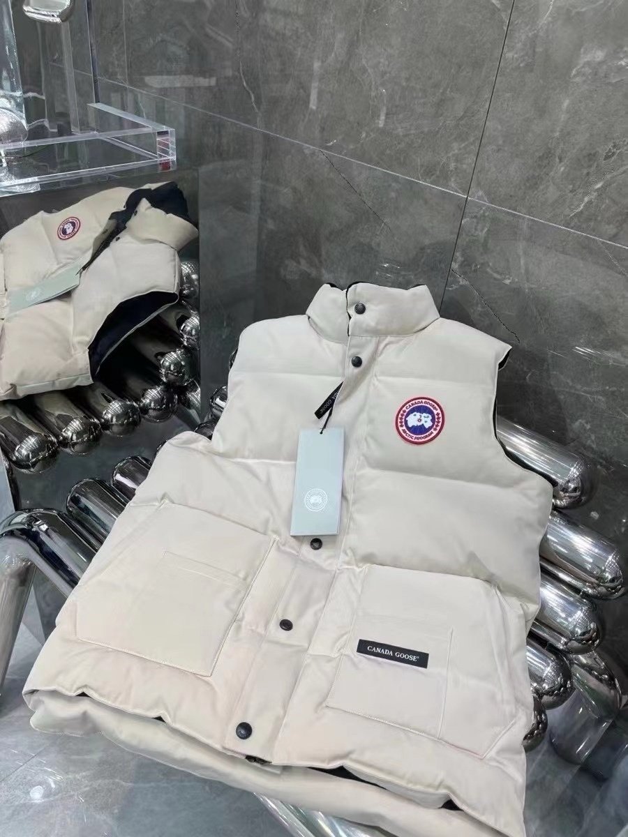 Canada Goose Freestyle Down Bodywarmer In White - Afbeelding 3