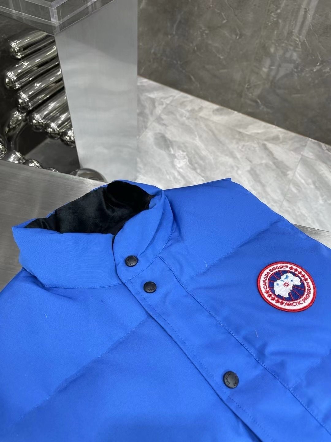 Canada Goose Freestyle Down Bodywarmer In Blue - Afbeelding 4