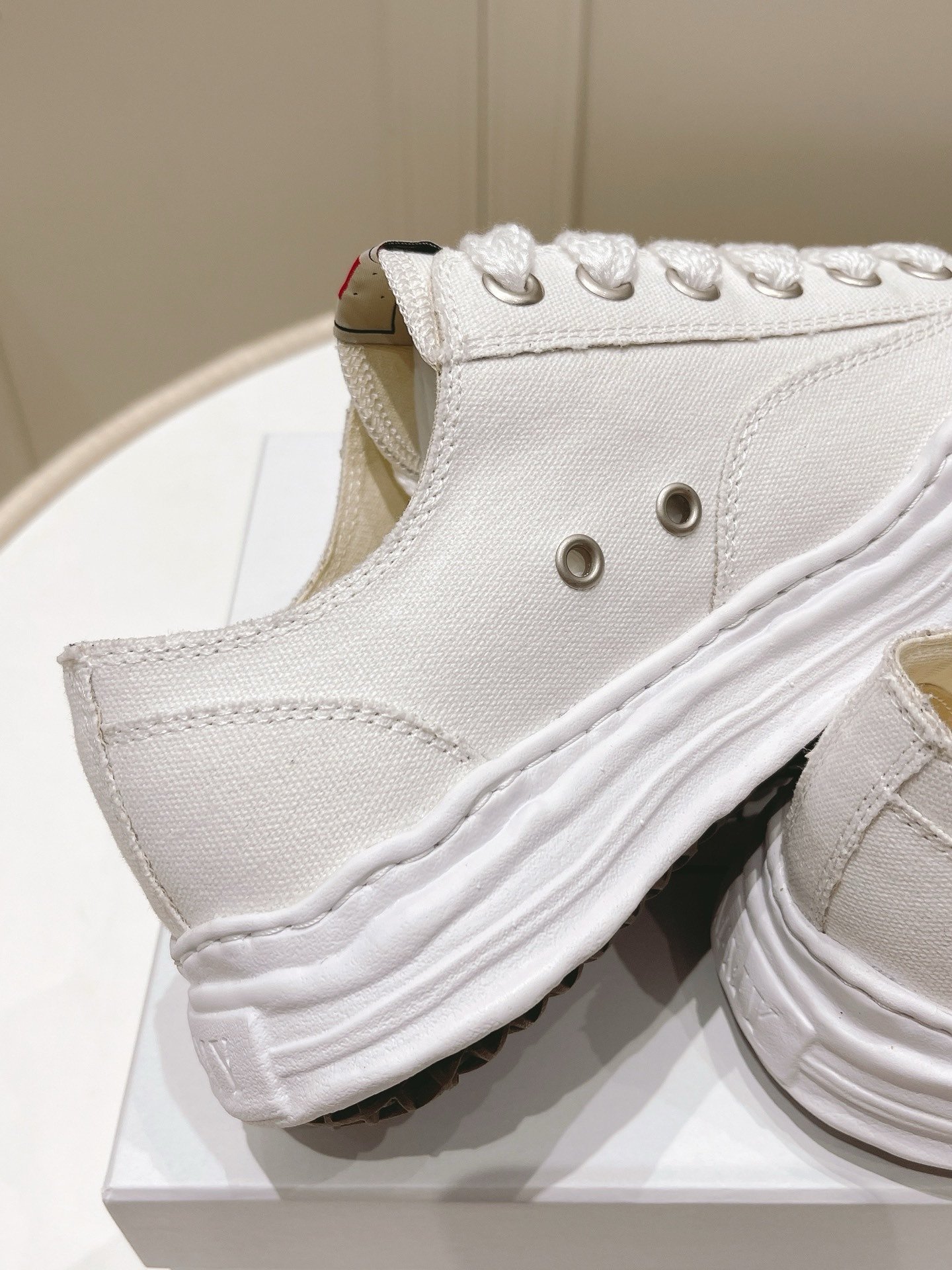 Maison Mihara Yasuhiro Hank OG Sole Canvas Low White - Afbeelding 6