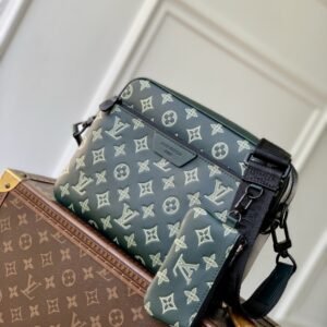 Alternative view of Louis Vuitton Trui Messenger Monogram Shadow Leather