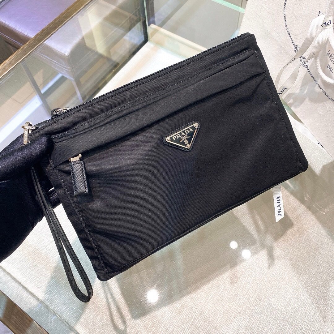 Prada Saffiano Leather Zipped Clutch - Afbeelding 2
