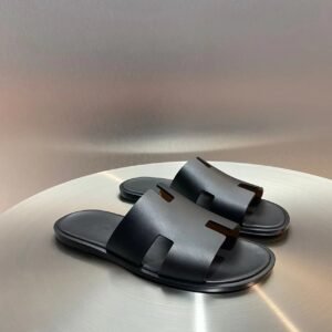 Alternative view of Hermes Izmir Black 
Epsom Calfskin Heather