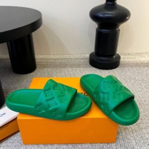 Alternative view of Louis Vuitton Waterfront Mule Bubble Monogram Green Slides