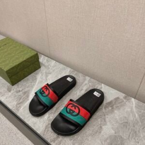 Alternative view of Gucci Interlocking G Green/Red Black Slides