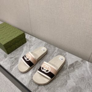 Alternative view of Gucci Interlocking G Brown/Beige White Slides