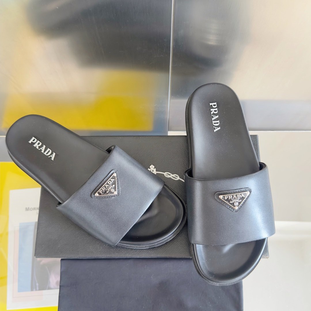 Prada Triangle Logo Middle Black Leather Slippers - Afbeelding 4
