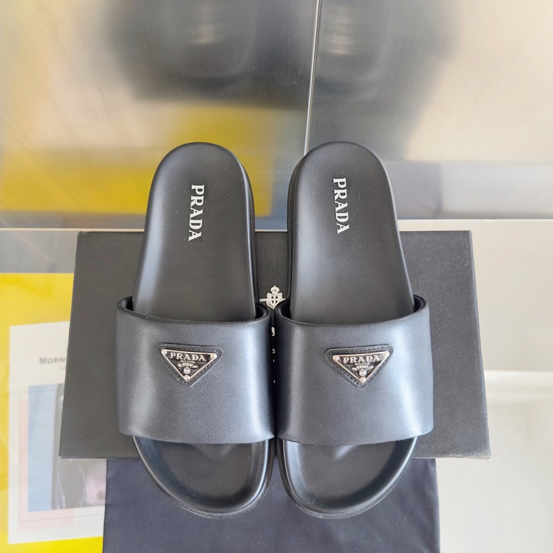 Prada Triangle Logo Middle Black Leather Slippers - Afbeelding 6