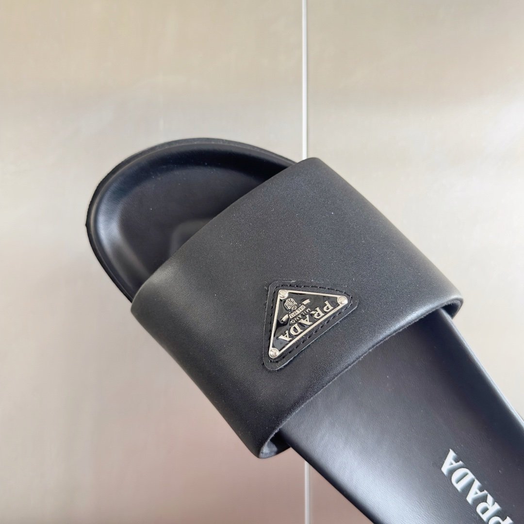Prada Triangle Logo Middle Black Leather Slippers - Afbeelding 7